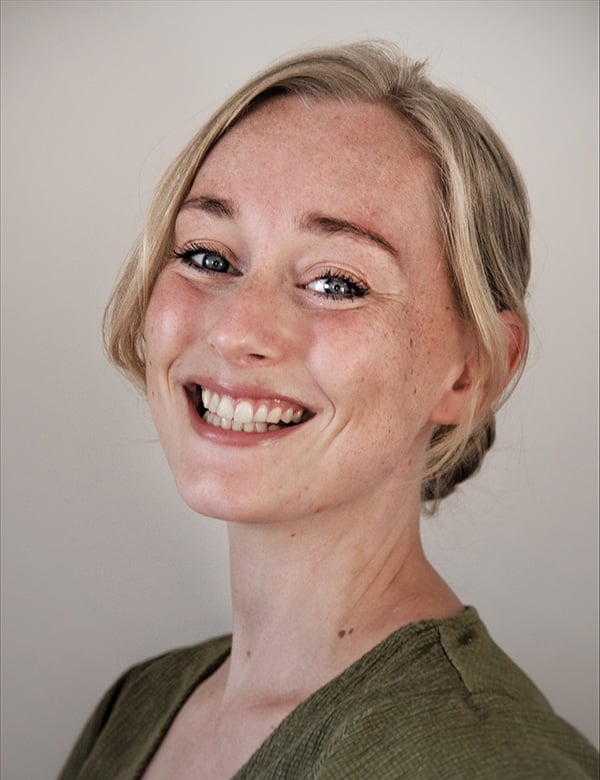 Vrouwelijk model met blond haar Annemarijn.