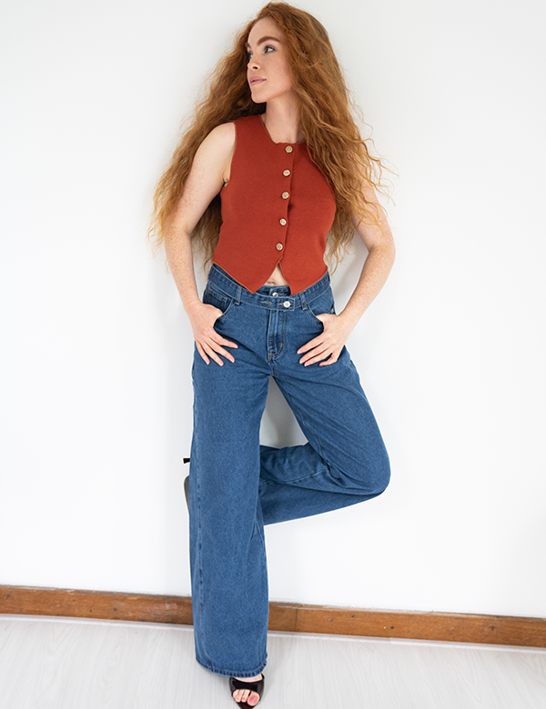 Vrouwelijk model met rossig haar Annemijn.