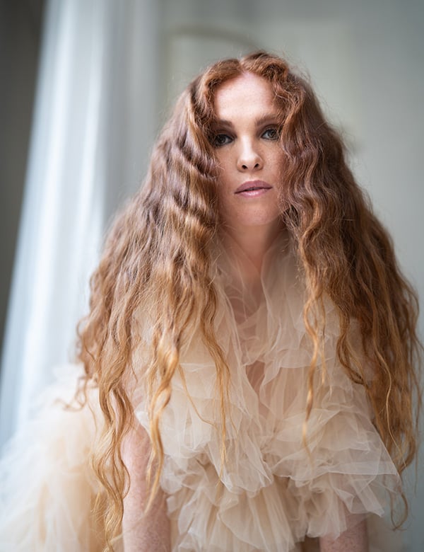 Vrouwelijke model met rood haar Annemijn W.