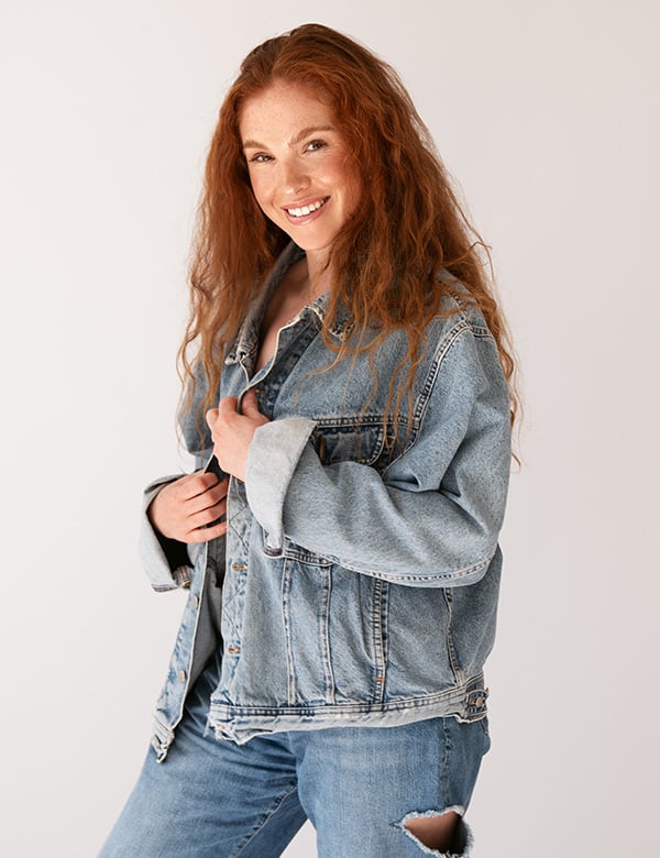 Vrouwelijk model met rood haar Annemijn W.
