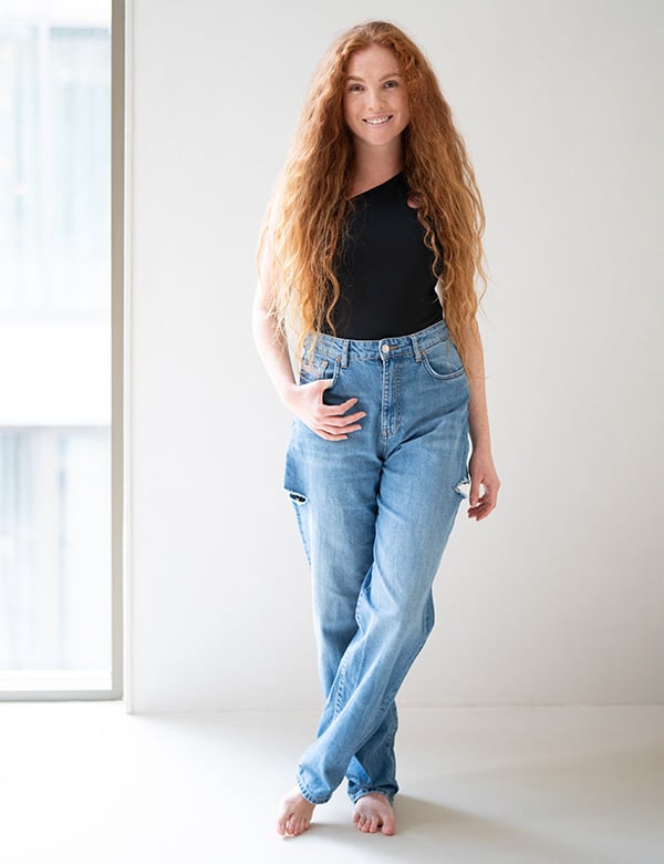 rouwelijk model met rood haar Annemijn W.