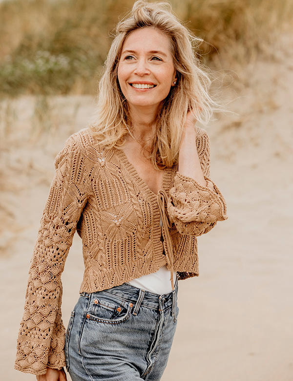 Vrouwelijk model met blond haar Annet