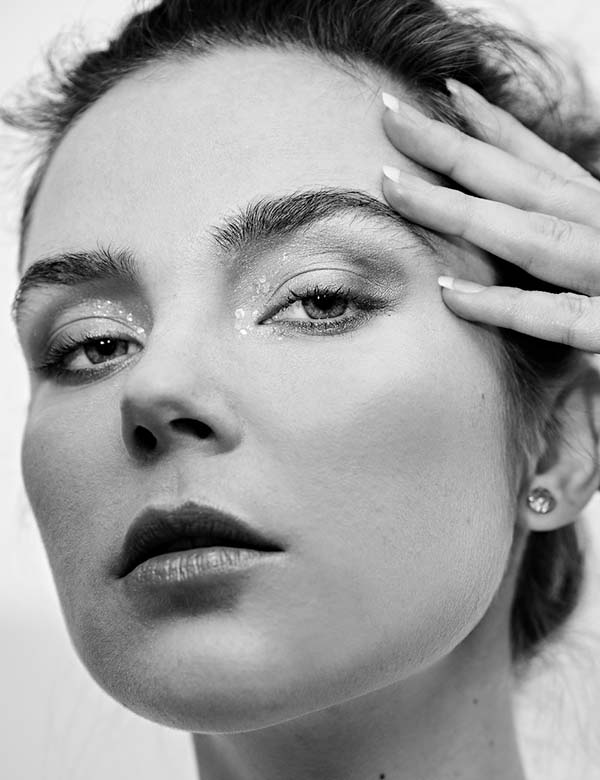 Vrouwelijk model met bruin haar Anouk