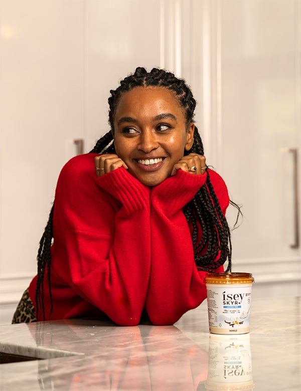 Vrouwelijk model met donkerbruin haar Arlette N.