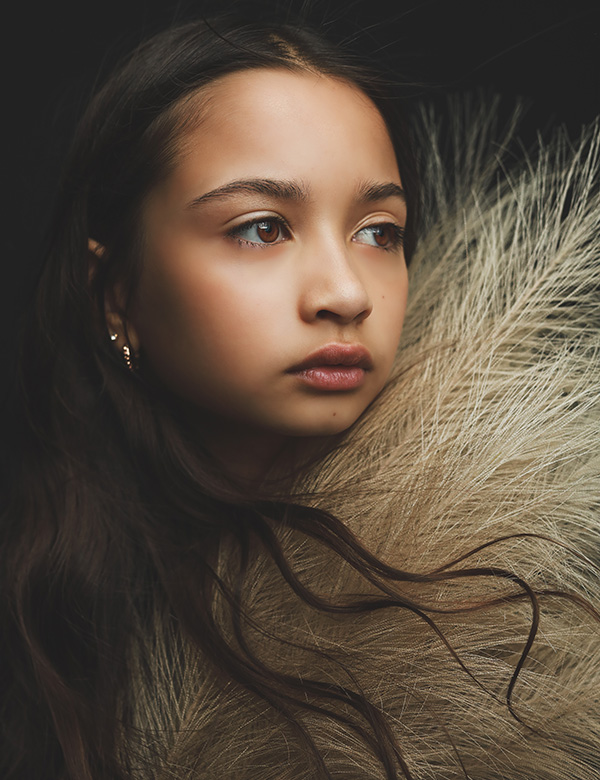 Kindermodel met bruin haar Avalon