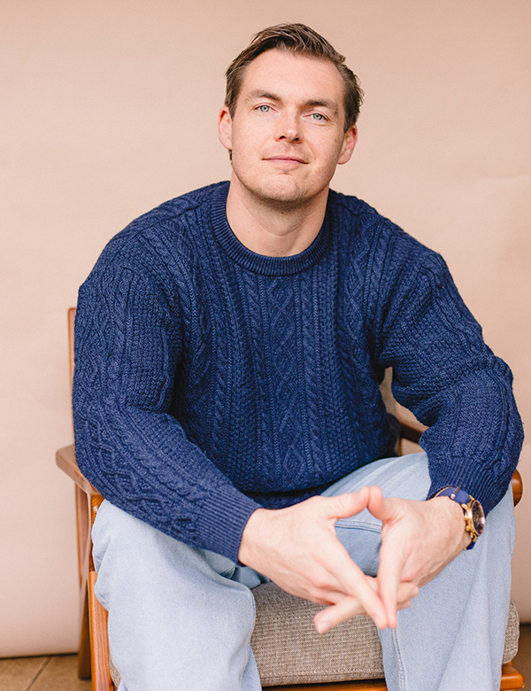 mannelijk model met blauwe ogen Axel