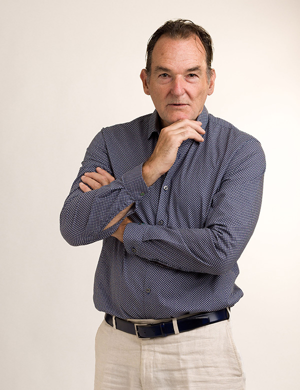 Mannelijk model met donkerblond haar Bart L.