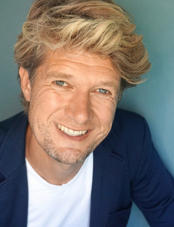 Mannelijke model met blond haar Bart P.