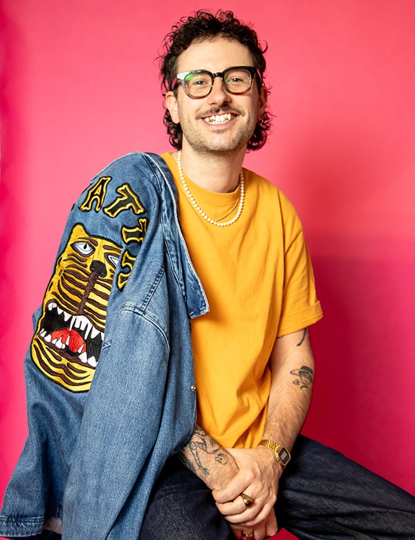 Mannelijk model met bruin haar Bart S.