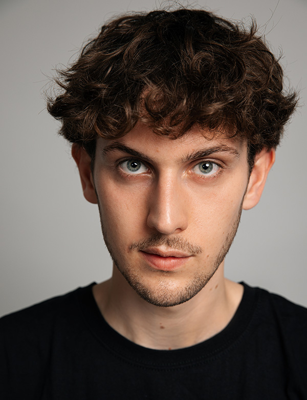 Mannelijk model met bruin haar Bauke Bo.