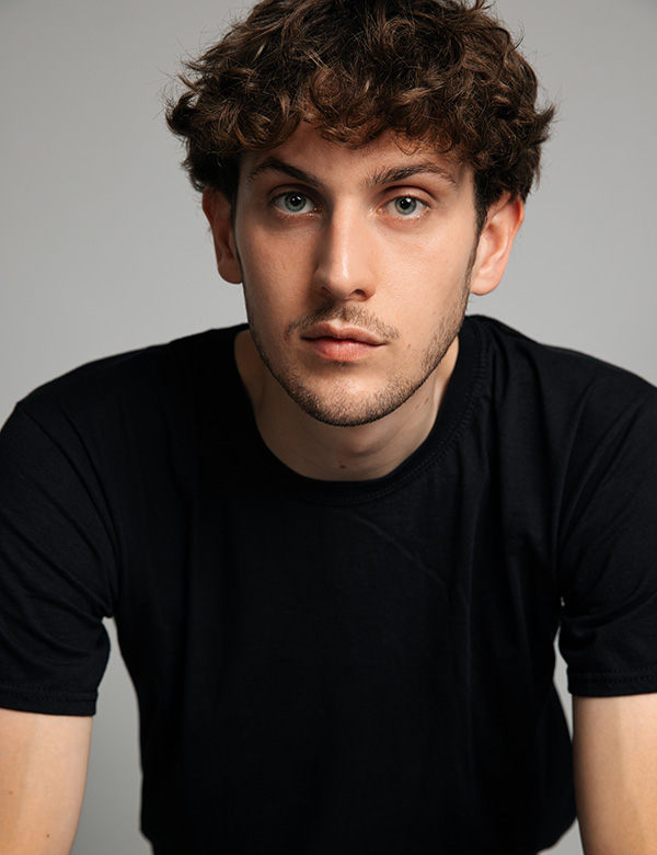 Mannelijk model met bruin haar Bauke Bo.
