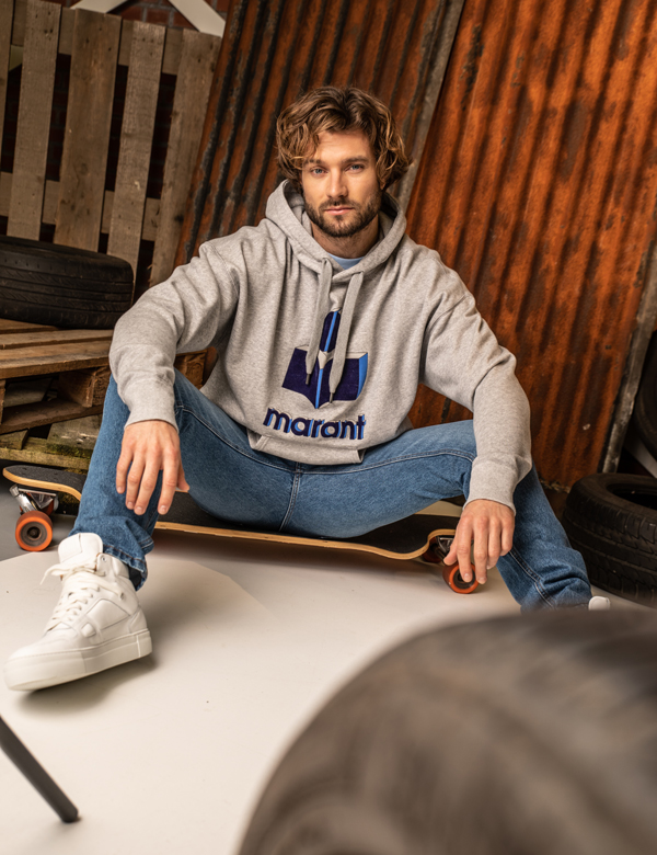 Mannelijk model met blond haar Bauke