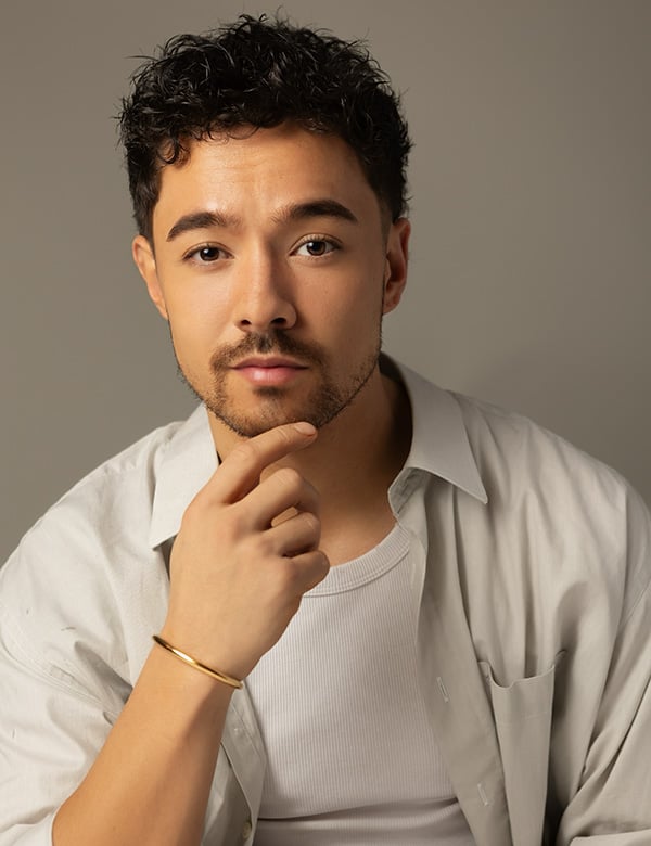 Mannelijk model met donker haar Beau J.