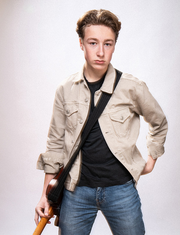 Kindermodel met kort donkerblond haar Beau L.