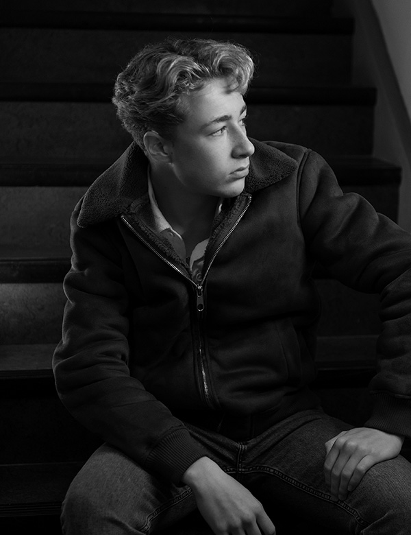 Tienermodel met kort blond haar Beau Lenny S.