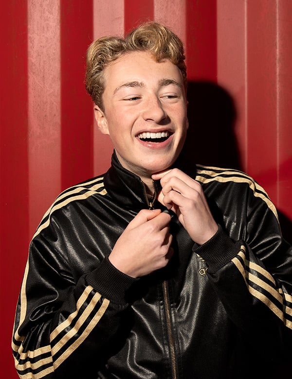 Tienermodel met kort blond haar Beau Lenny S.