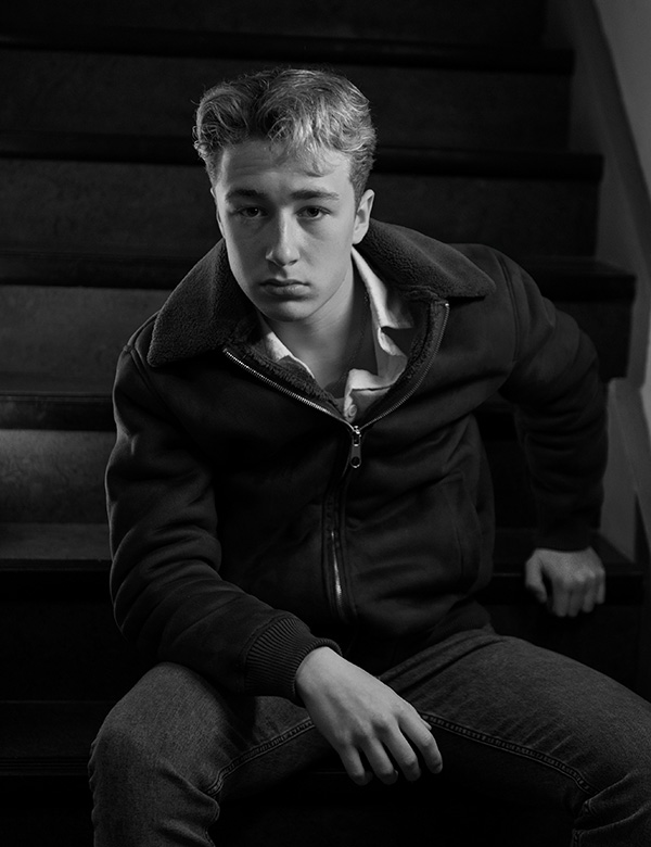 Tienermodel met kort blond haar Beau Lenny S.