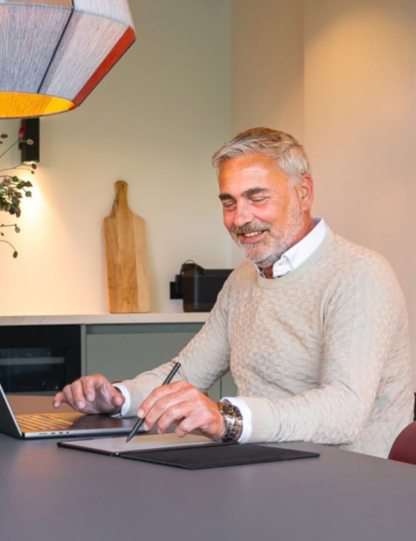 Mannelijk model met grijs haar Bertil B.