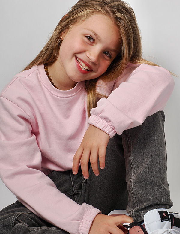Kindermodel met blond haar Bo