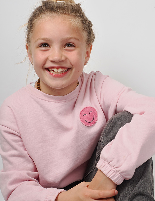 Kindermodel met blond haar Bo