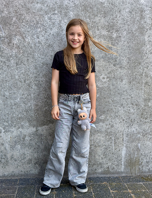Kindermodel met blond haar Bo