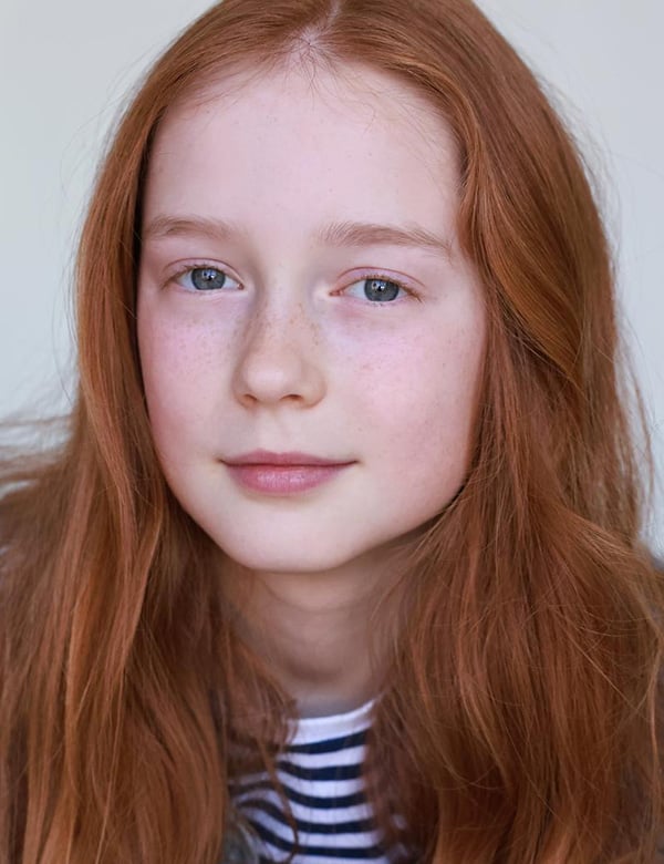 Model Bobbi v.
