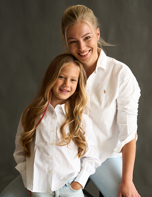 Vrouwelijk model met blond haar Bouktje.