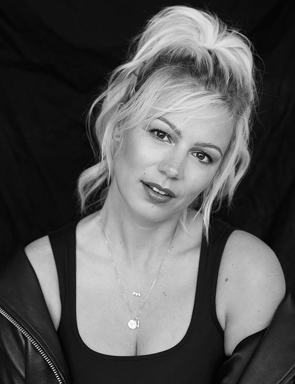 Vrouwelijk model met blond haar Bouktje