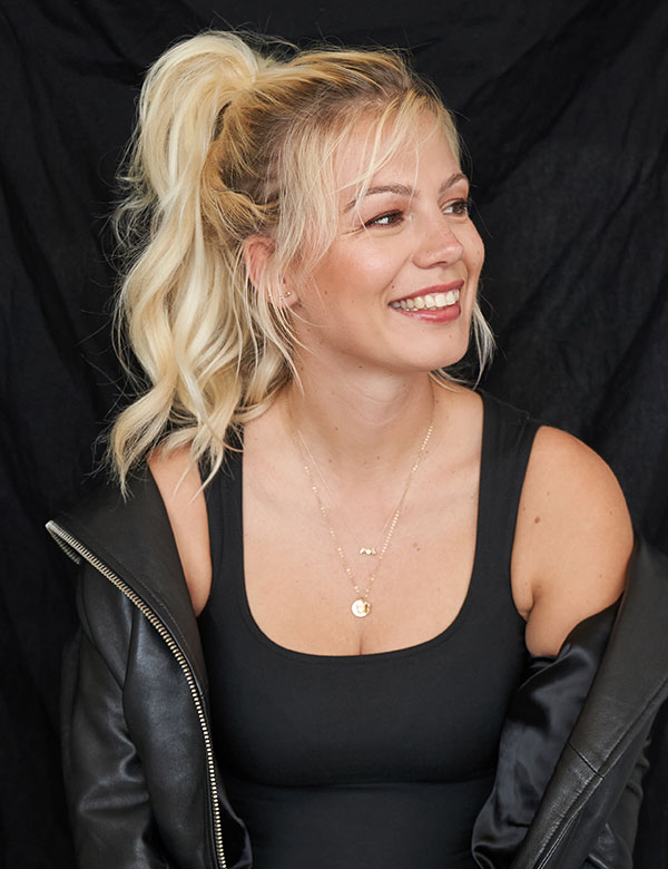 Vrouwelijk model met blond haar Bouktje