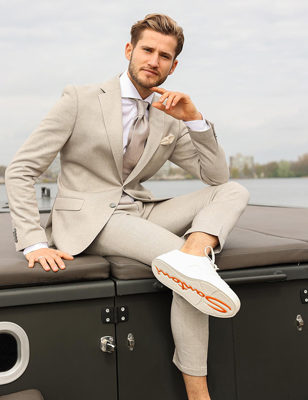 Mannelijk model met bruin haar Bradley