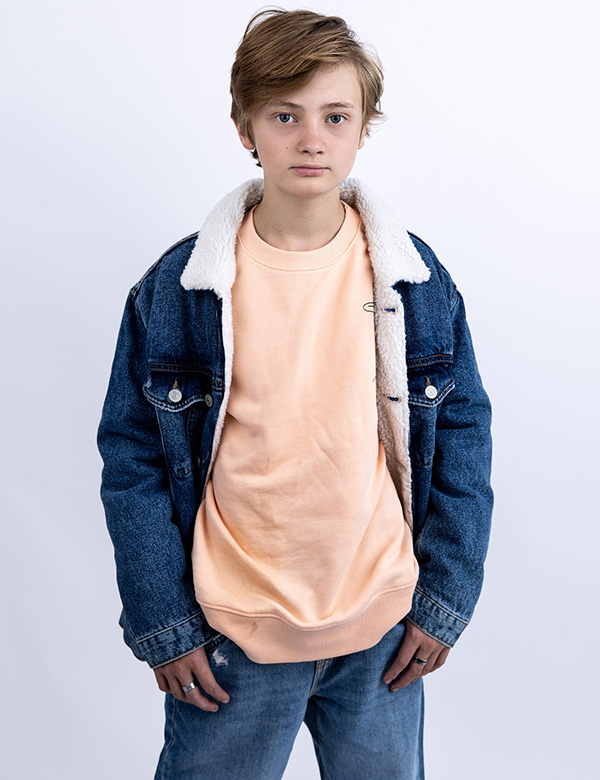 Kindermodel met blond haar Brent