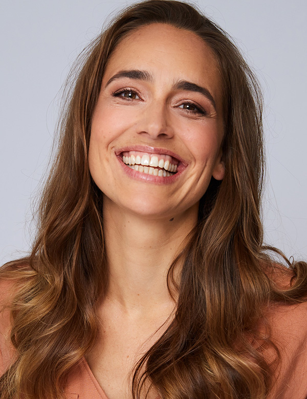 Vrouwelijk model lang bruin haar carly