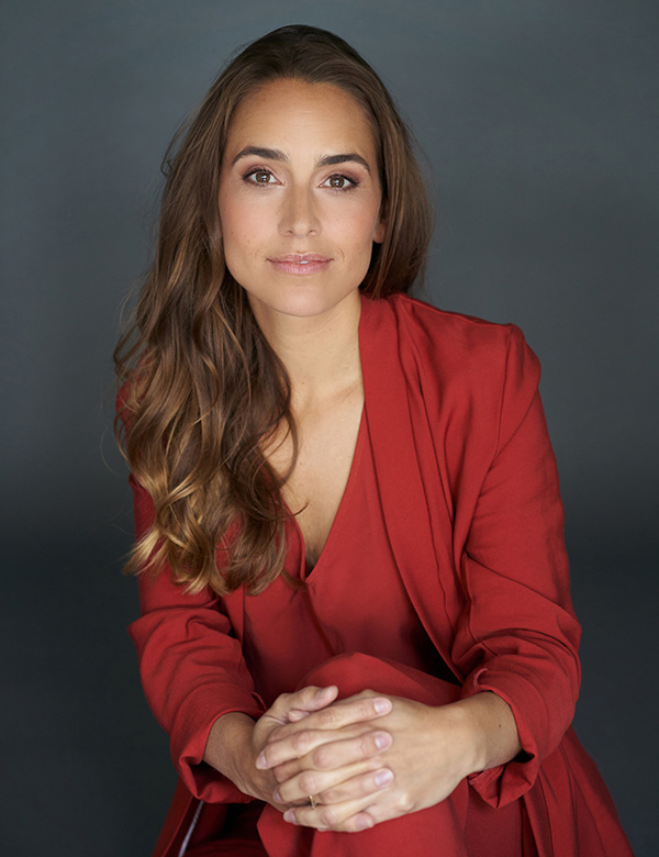 Vrouwelijk model lang bruin haar Carly