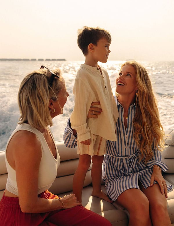 Vrouwelijk model met lang rossig haar Carmen