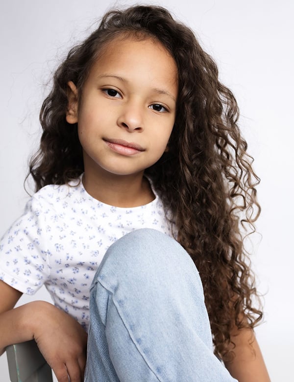 kindermodel met donkere krullen Cataleya N.