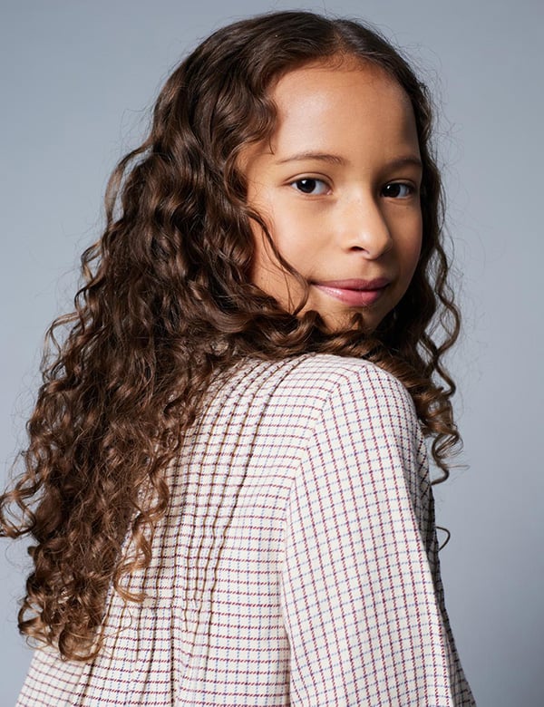 kindermodel met donkere krullen Cataleya N.