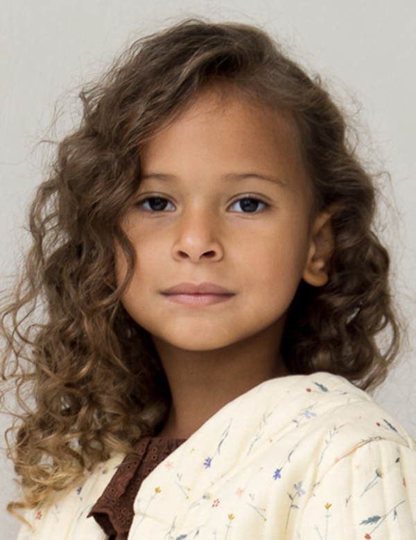 Kindermodel bruin haar cataleya n.
