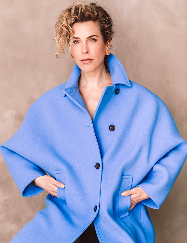 Vrouwelijk model met blond haar Ceylin.