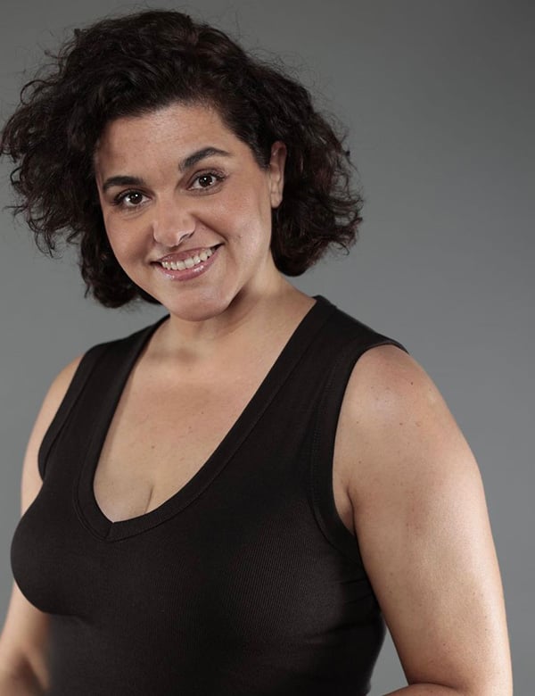 vrouwelijk model met kort donker haar, Charida