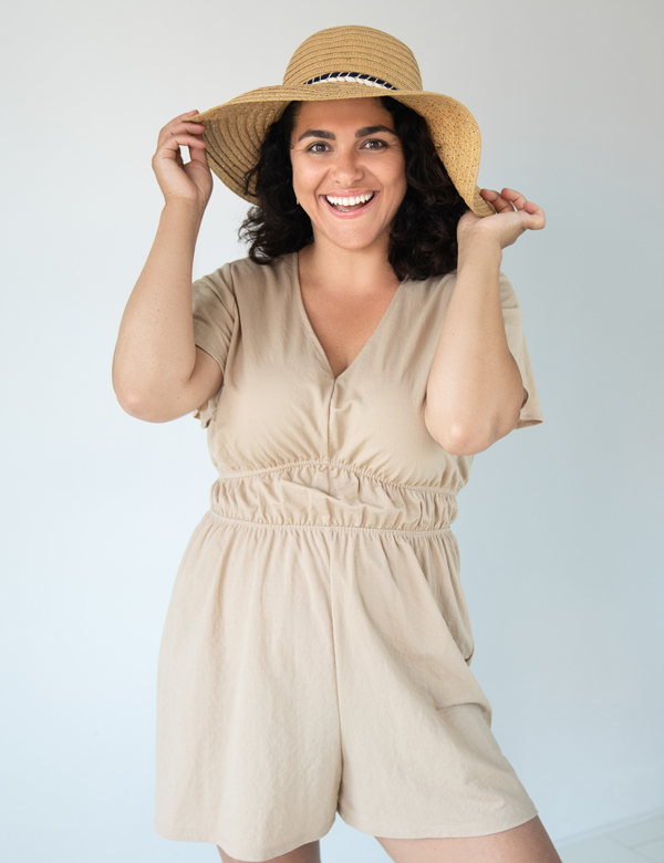 Vrouwelijk model met bruin haar Charida