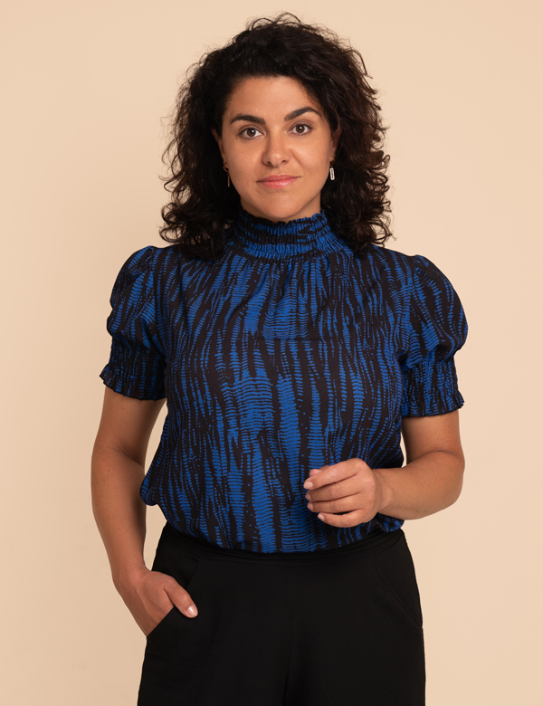 Vrouwelijk model met bruin haar Charida