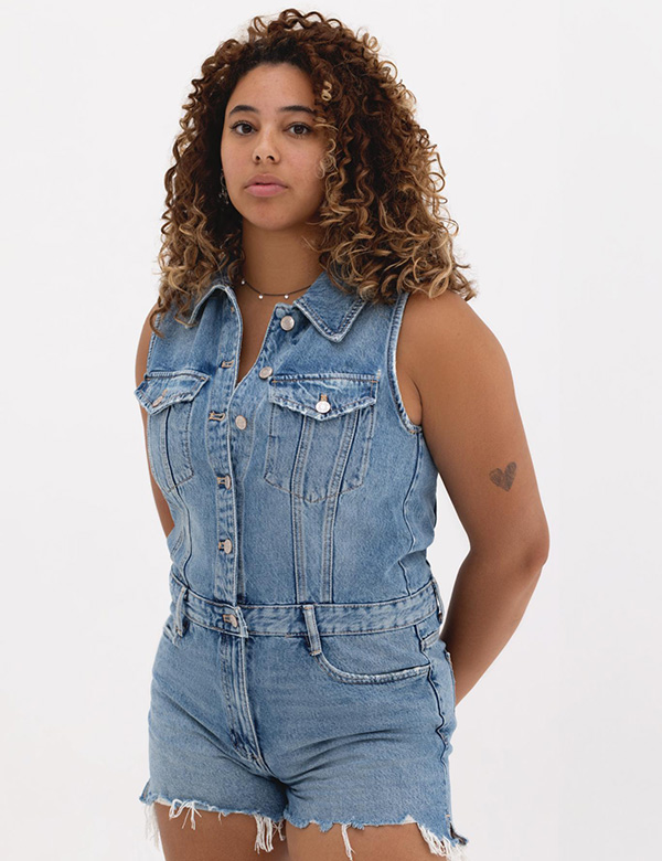 Vrouwelijk model met krullen Charlene H.