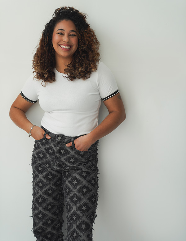 Vrouwelijk model met bruin haar Charlene H.