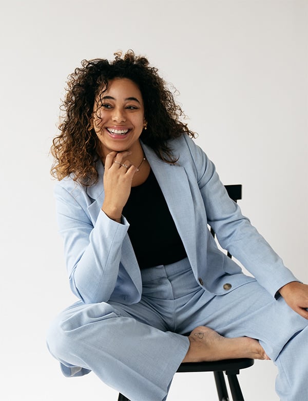 Vrouwelijk model met bruin haar Charlene H.