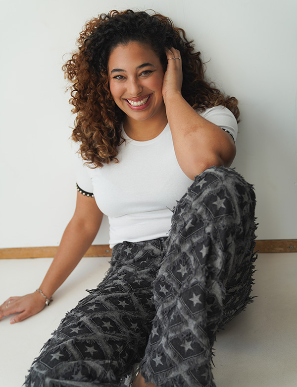 Vrouwelijk model met bruin haar Charlene H.