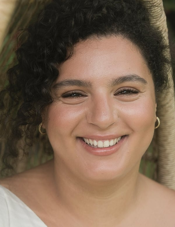 Model Vrouwelijk model met zwart haar cheima