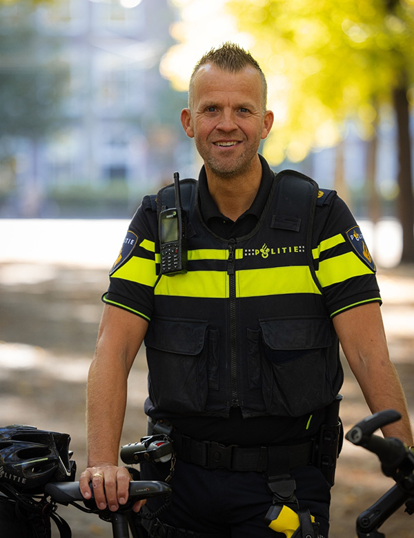 Mannelijk model met dun blond haar Chiel