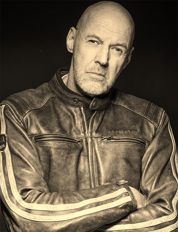 Mannelijk model met bruin-groene ogen Chris R.