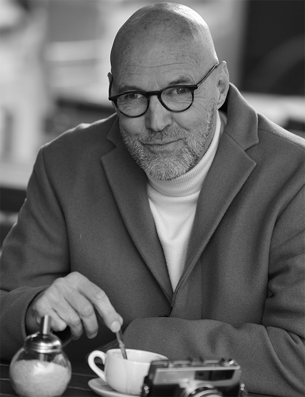 Mannelijk model met bruin-groene ogen Chris R.