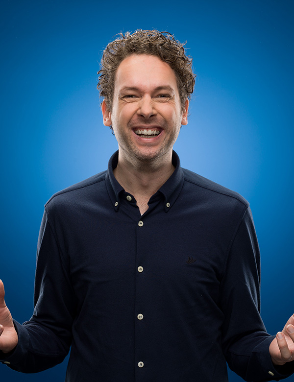 Mannelijk model met donkerblond haar Christian